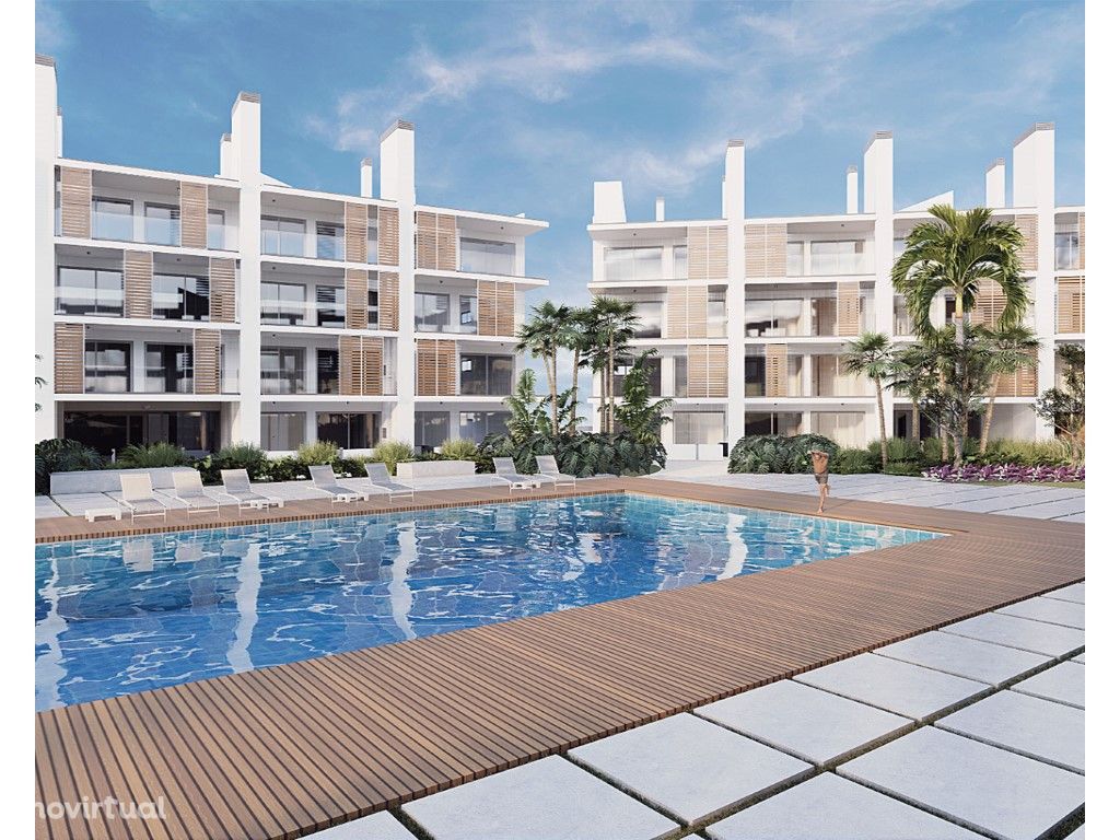 Albufeira, apartamento em condomínio com piscina e jardim.