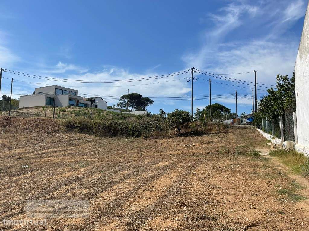 Terreno para construção de 2 fogos, com um armazem de 120 m2, em Za...-10