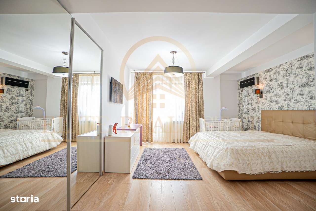 Stațiunea Mamaia Nord / Langa mare - Vânzare casa deosebita P+1E-16