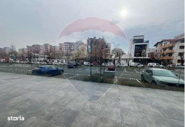 Investitie/vanzare spatiu comercial cu terasa si parcare-1