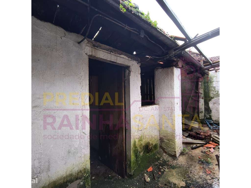 Moradias com terreno para recuperar - Ourém - Grande imagem: 5/7