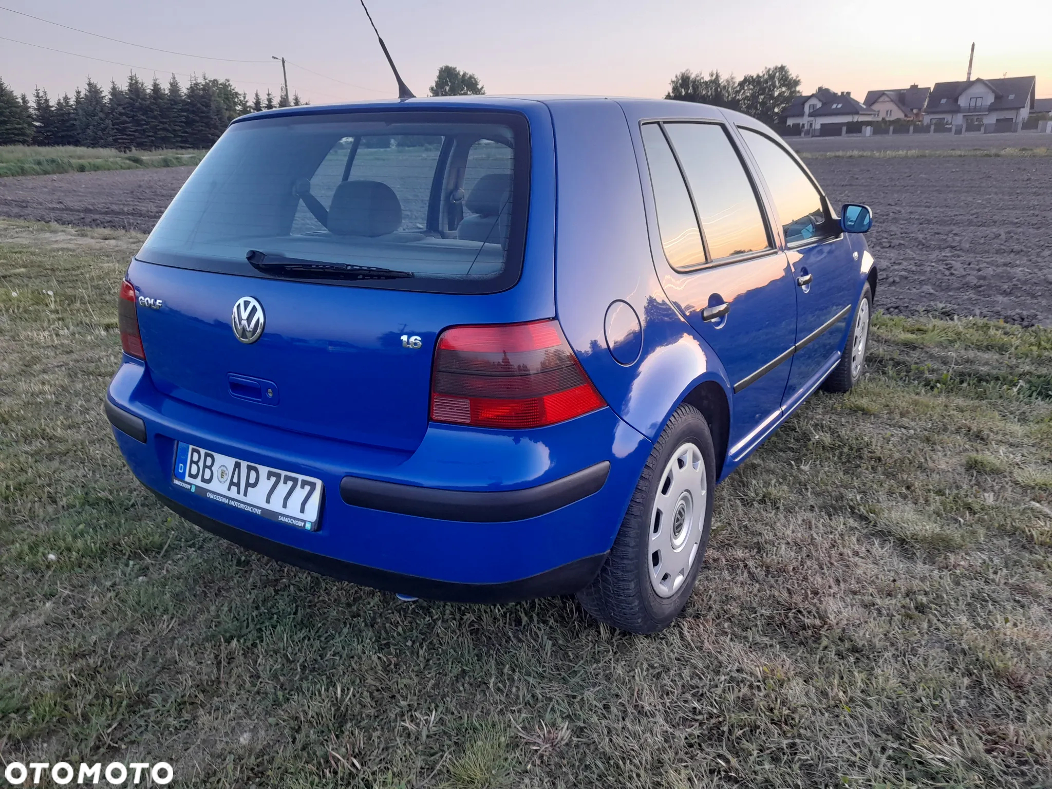 Volkswagen Golf 1.6 Comfortline - 11