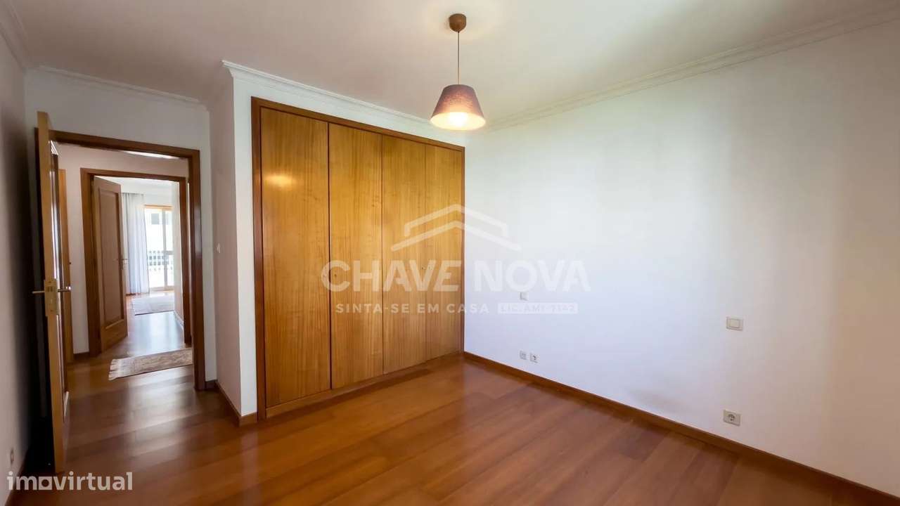 Apartamento T2 Mobilado c/ Lugar de Garagem em Oliveira do Douro-19