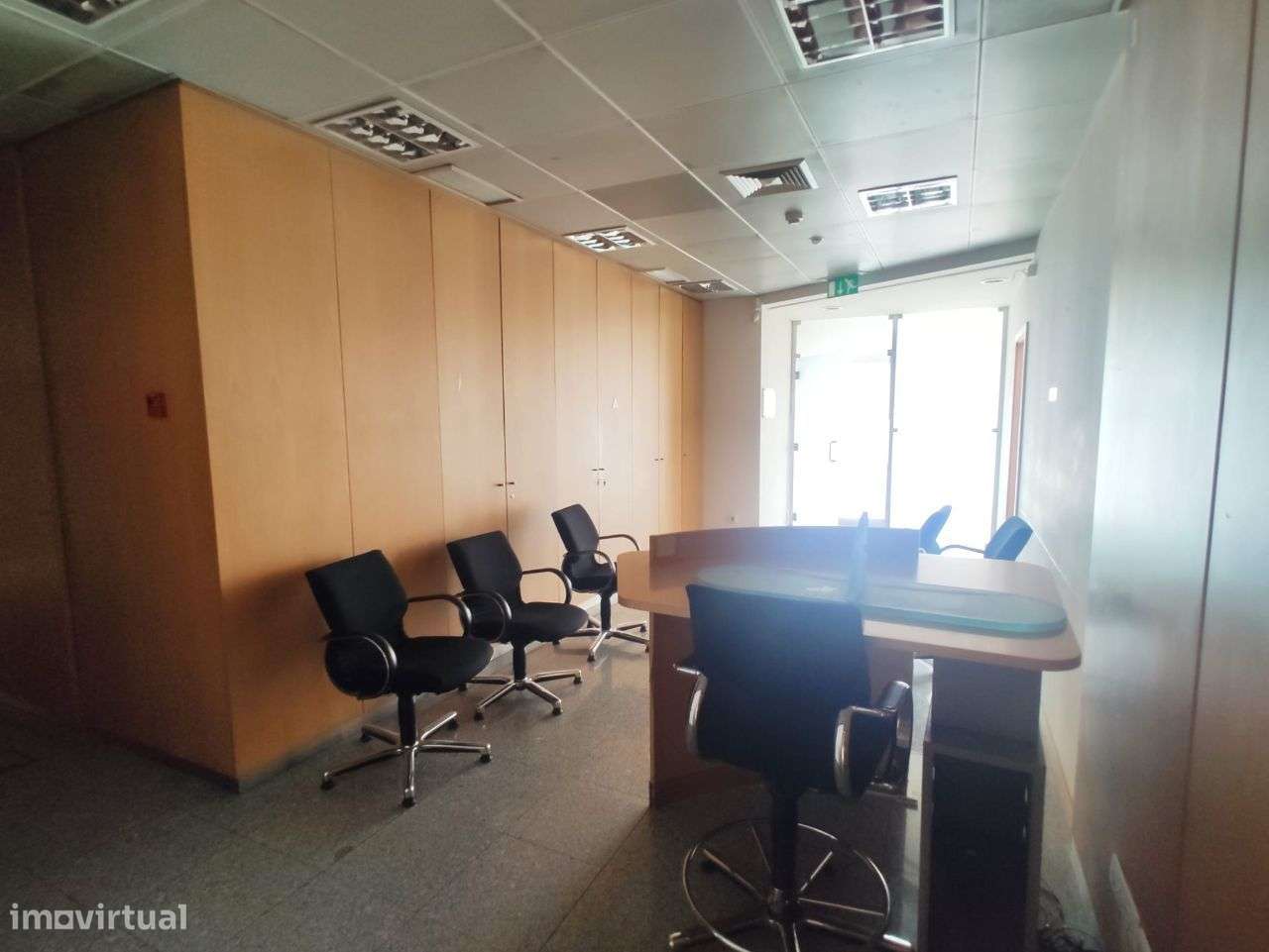 Loja para comércio e serviços no centro da Trofa - Grande imagem: 4/13