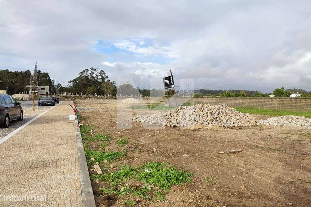 Lote | Terreno | 254m2 | Gião-7