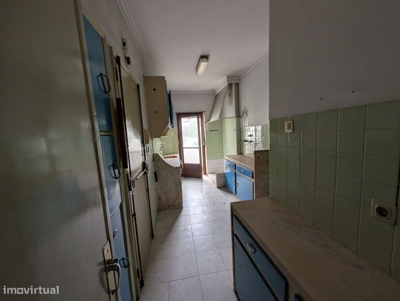 T3 Rua Lusiadas Para Remodelar-23