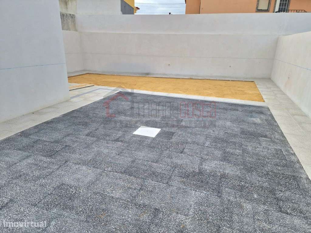 Moradia T4 NOVA com Garagem na Bufarda - Grande imagem: 4/16