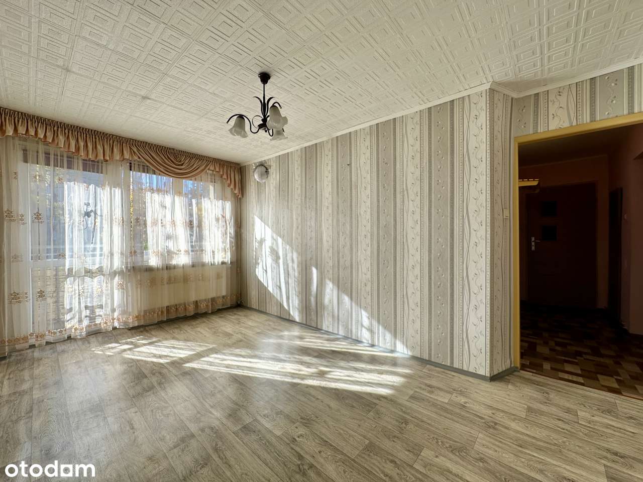 Bardzo słoneczne i ciepłe 2-pokojowe mieszkanie z balkonem-4