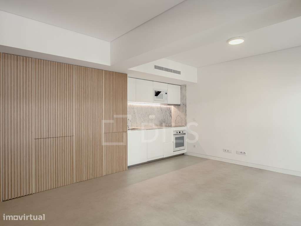 Apartamento T1 com varanda, junto à Avenida da Liberdade-3