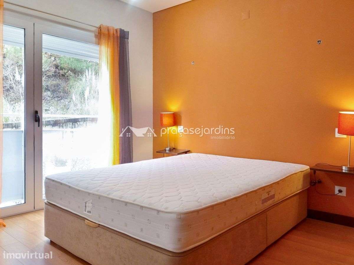 Apartamento T1 Mobilado e Equipado-14