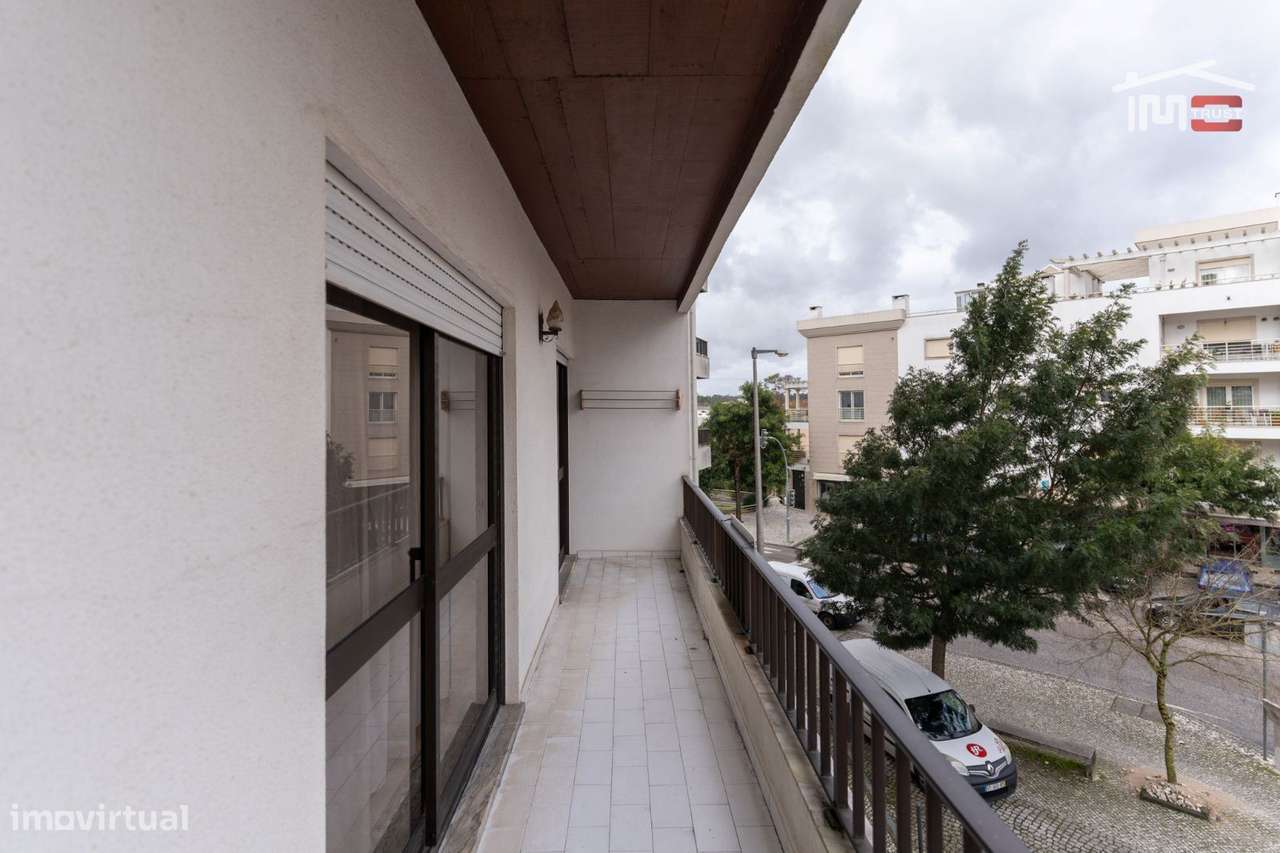 APARTAMENTO T3 MOBILADO COM ELEVADOR, SÓTÃO, LUGAR DE PARQUEAMENTO ... - Grande imagem: 5/30