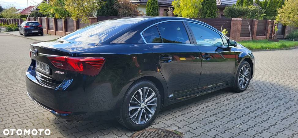 Toyota Avensis 1.8 Premium - 8