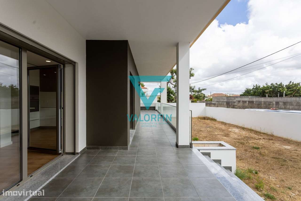 APARTAMENTO T3 NOVO c/ TERRAÇO em Parceiros | Leiria-20