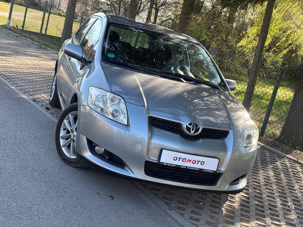Toyota Auris I 1.33 VVT-i Premium + 2010