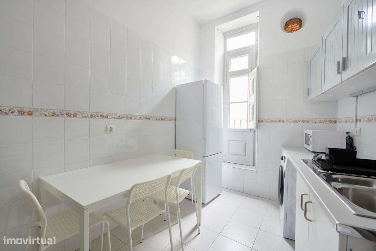 Quarto - localizado em Penha Lisbon - Grande imagem: 3/24