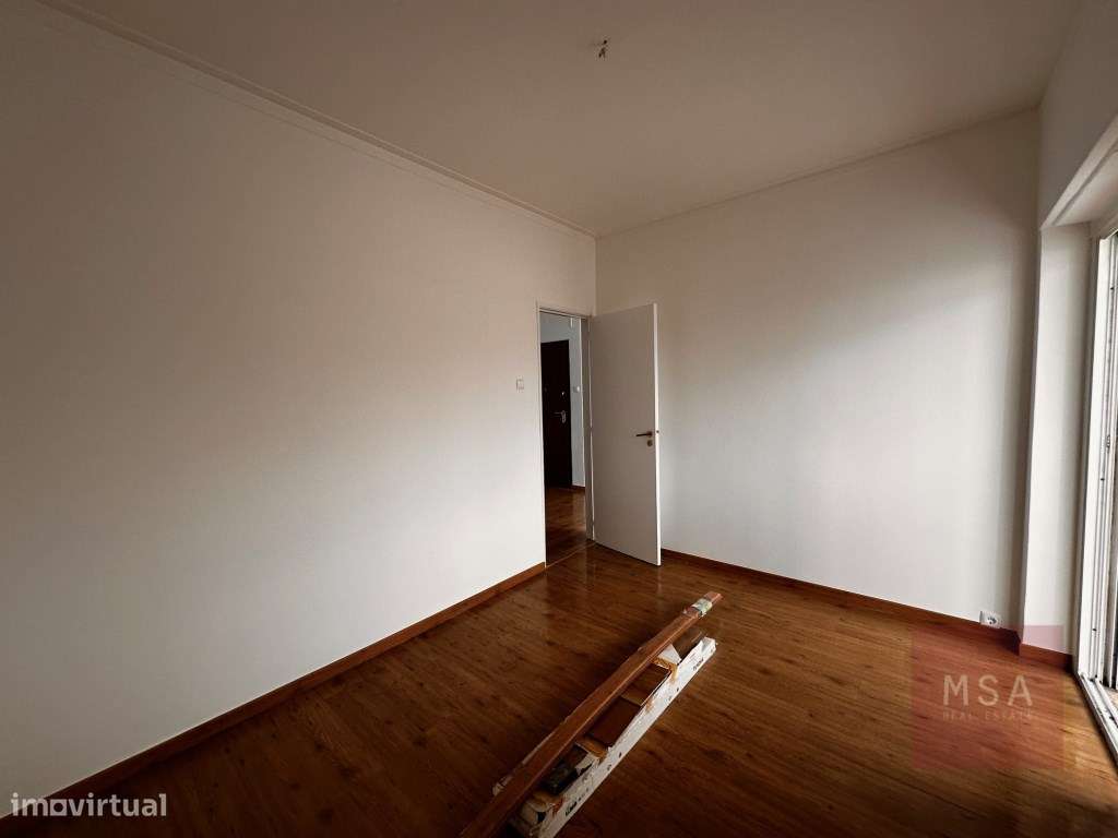 Apartamento T1+1 em Benfica com 70m2-8