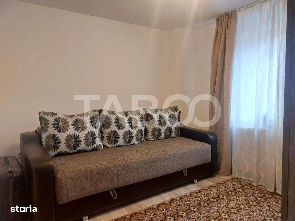 Casa in zona centrala 5 camere 2 bucatarii 3 bai curte comuna Cisnadie - Imagine principală: 5/19