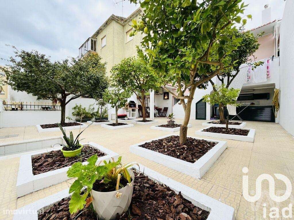 Moradia geminada T2 em São Sebastião - Grande imagem: 4/36