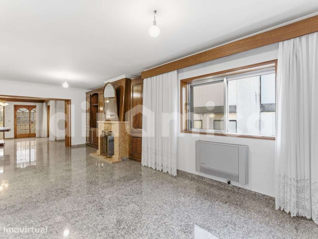 Apartamento T3+1 com 4 Frentes na Póvoa de Varzim - A 350m da Praia-10