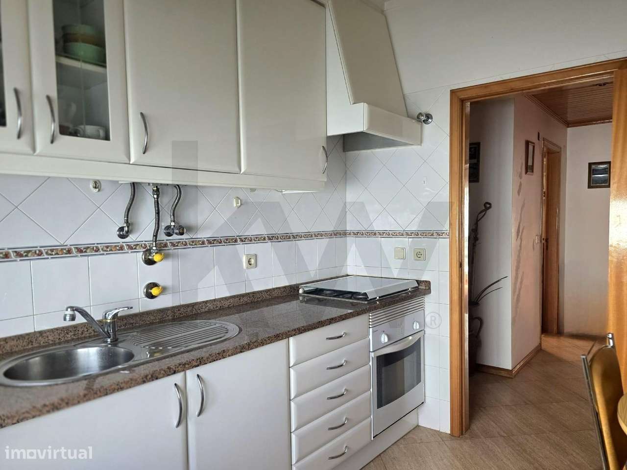Apartamento T2 com Terraço de 50 m2 e Box Fechada – O Seu Novo Refúgio-10