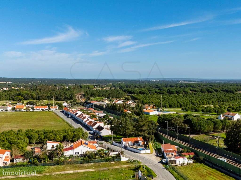 Moradia térrea com logradouro, piscina e estacionamento em Grândola-14
