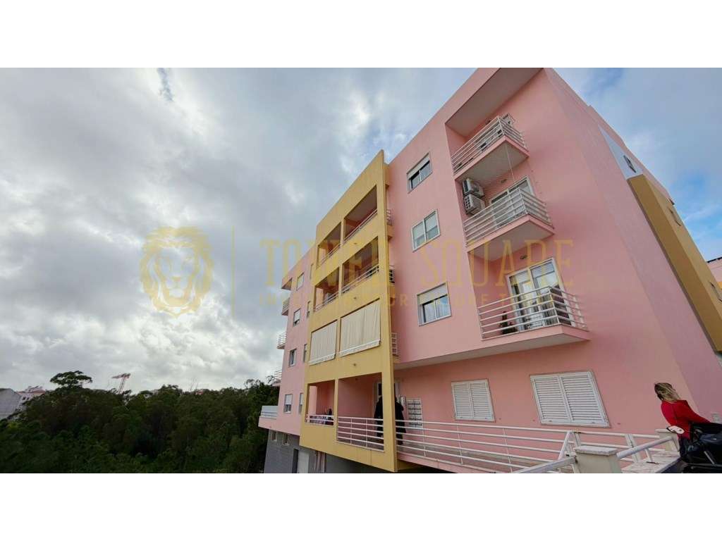 Apartamento T3 com arrecadação em Corroios-18