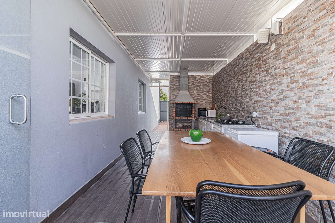 Moradia Isolada T4 com piscina  em Pinhal Frades, Fernão Ferro-37