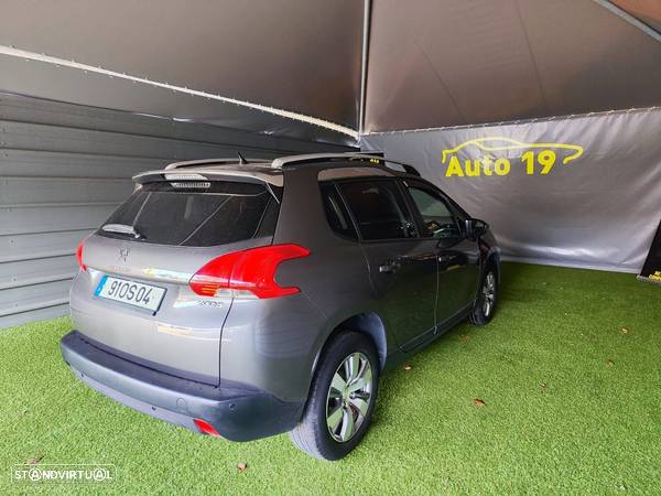 Peugeot 2008 1.2 PureTech Allure - 4