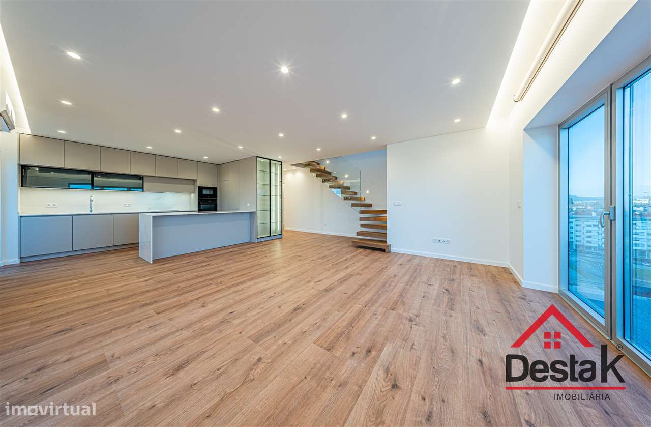 Apartamento T4 Duplex  junto ao Palácio do Gelo - Grande imagem: 4/37