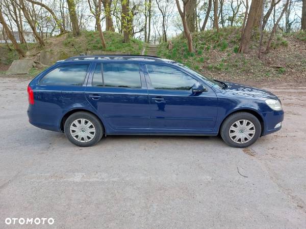 Skoda Octavia Combi 2.0 TDI DPF Ambiente - 17