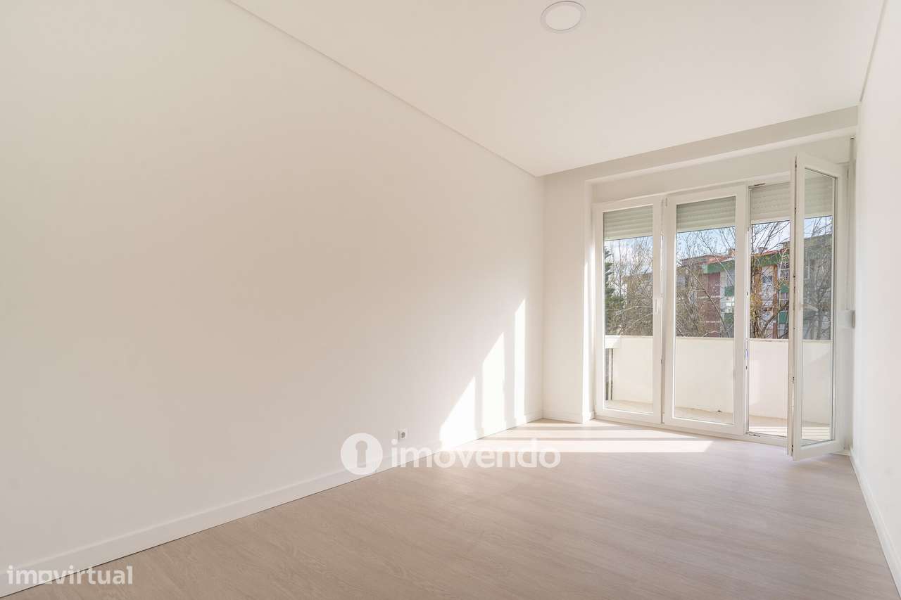 Apartamento T3 remodelado, com cozinha equipada, na Serra das Minas-13