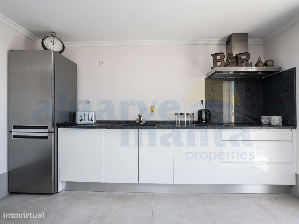 EXCLUSIVO! Moradia T3 Moderna com Piscina Privada no coração de Vil...-31