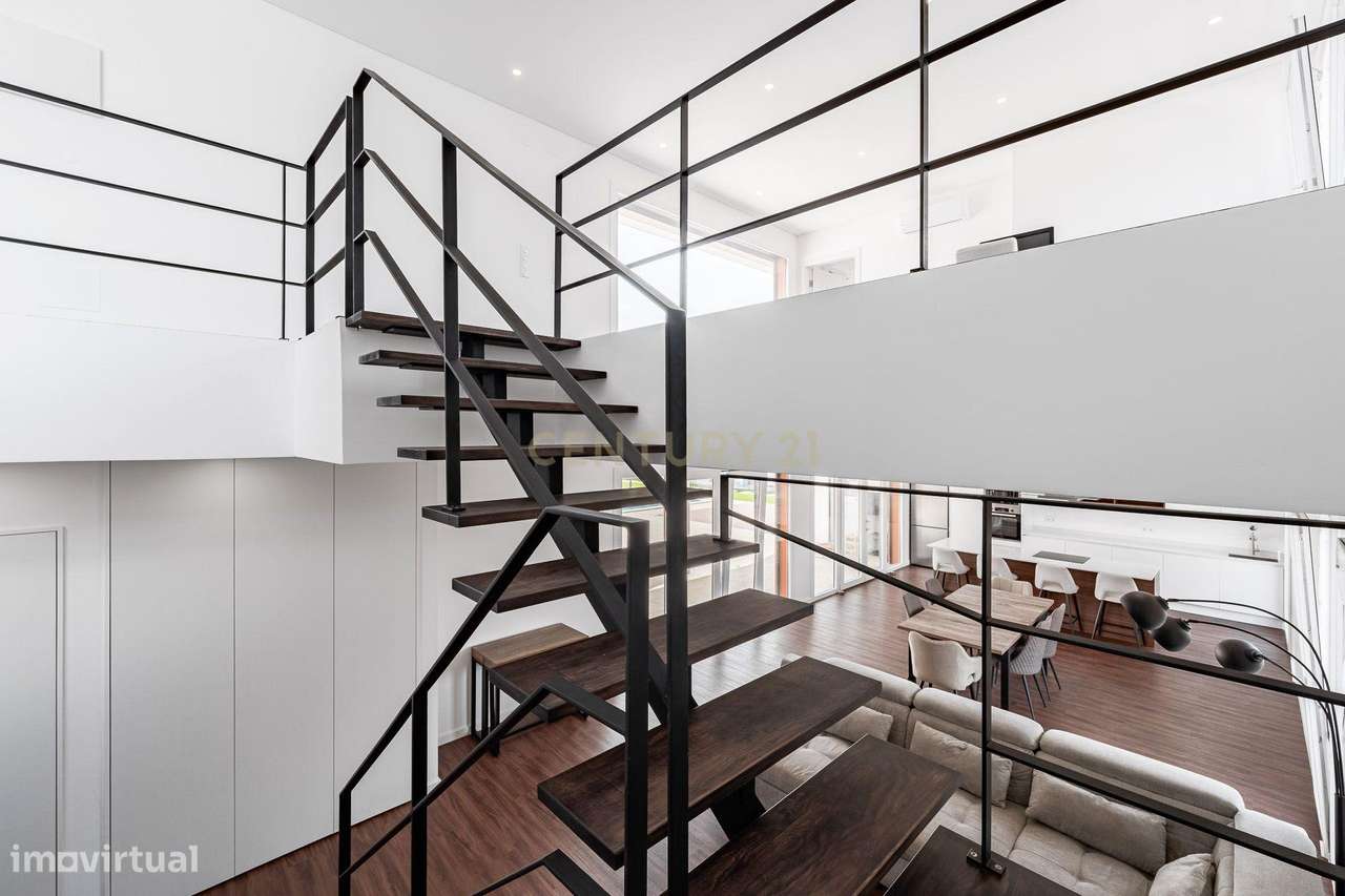 Moradia T4 em Fernão Ferro, Seixal, com Piscina e enorme Jardim-41