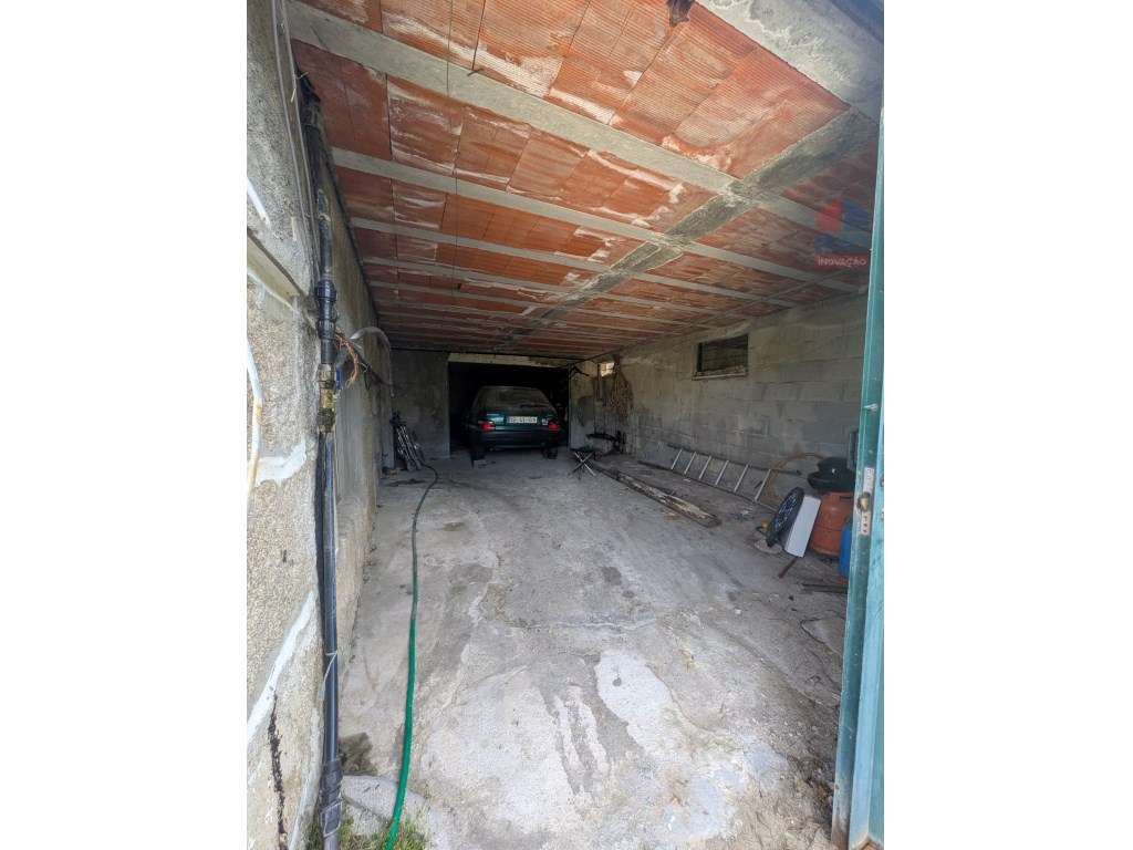 QUINTA COM MORADIA T3 PISCINA TERRENO E ANEXOS-52