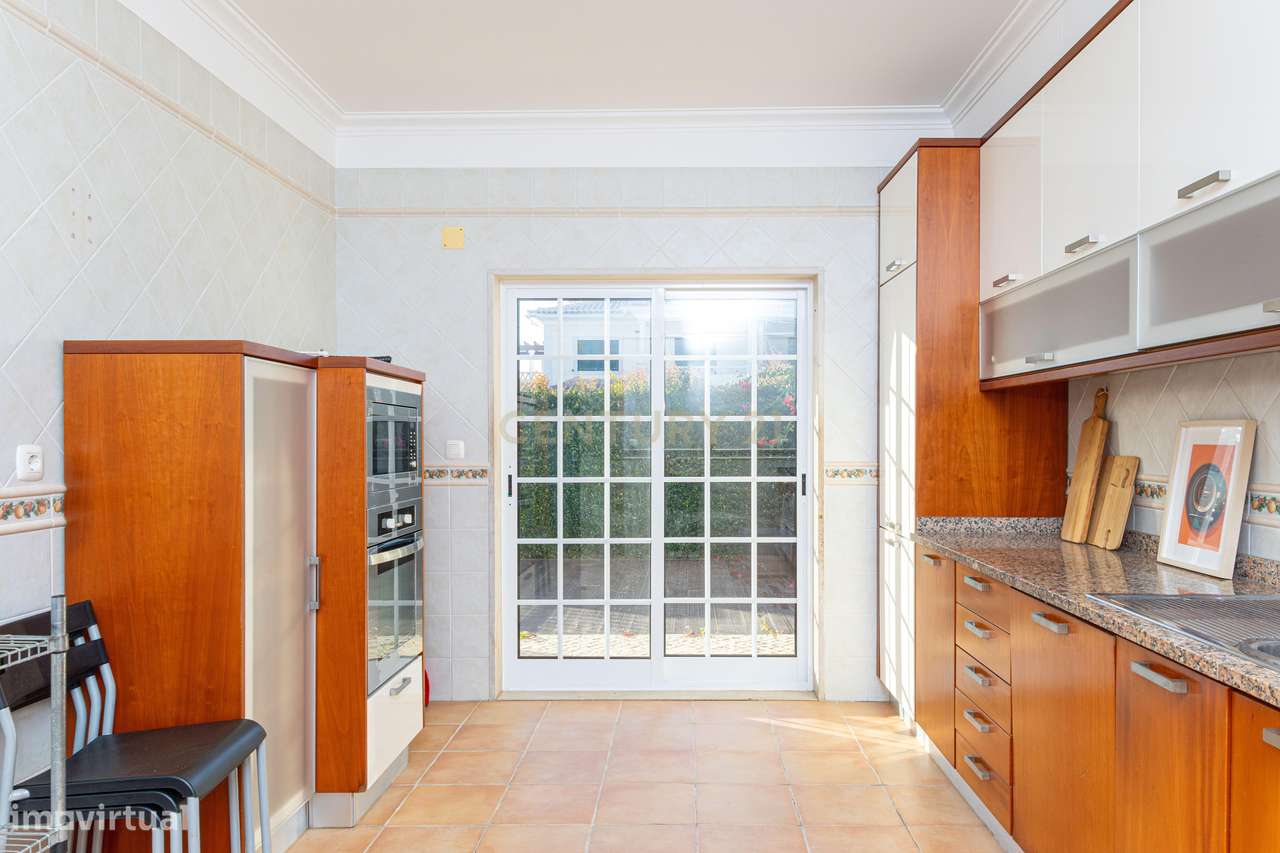 Urbanização Casa Nova Romeirão - Moradia T4 geminada-9