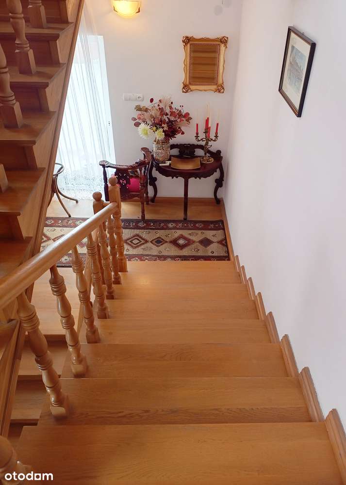 Gotowy do zamieszkania-dom 300 m2 z 2 niezależnymi mieszkaniami (2KW).-1