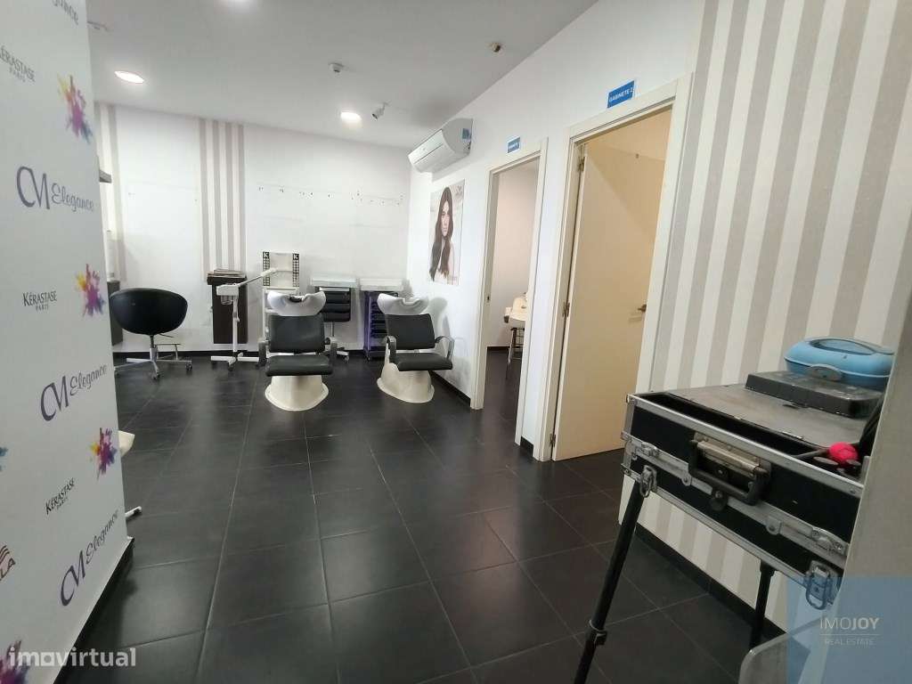 Loja Localizada em Famões - Grande imagem: 4/20