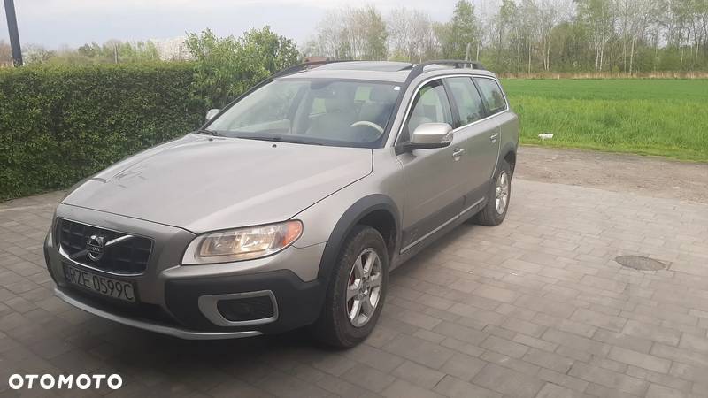 Volvo XC 70 - 1