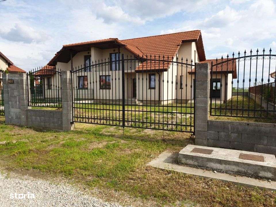 Vila Moderna si Terasa Spatioasa in Lazuri - Imagine principală: 2/10