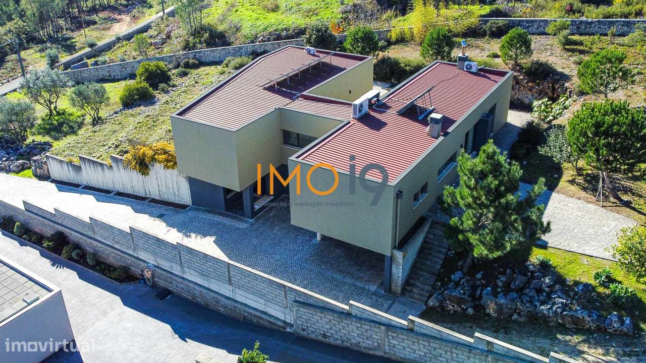 Moradia T4 Luxo - São Mamede-49