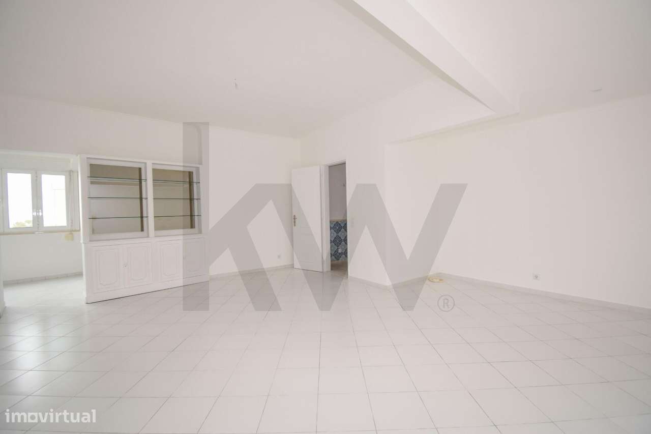 Arrendamento - Apartamento T2 com vista rio, varanda  arrecadação - Grande imagem: 4/21