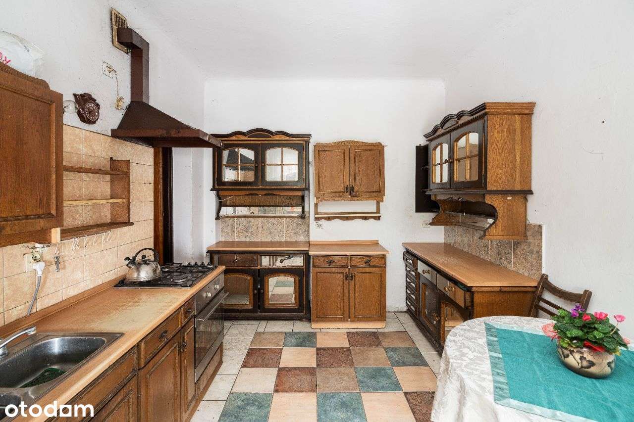 Dom i dodatkowy budynek mieszkalno-gospodarczy-5