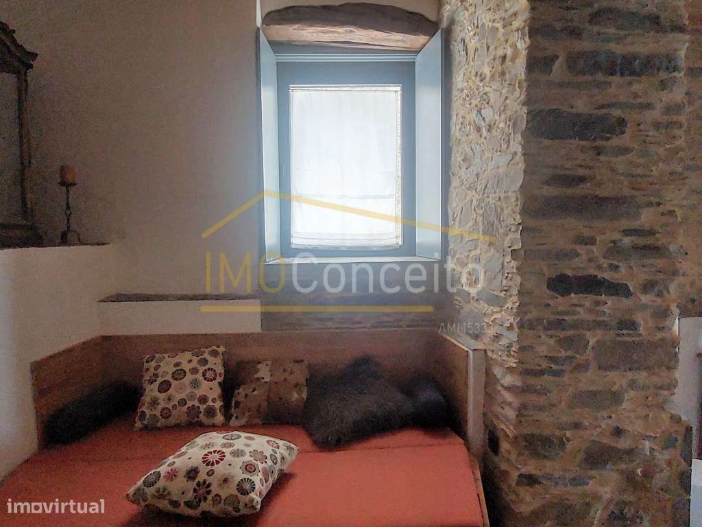 Alojamento local|| Moradia T3|| 2 pisos|| Castanheira de pera||-24
