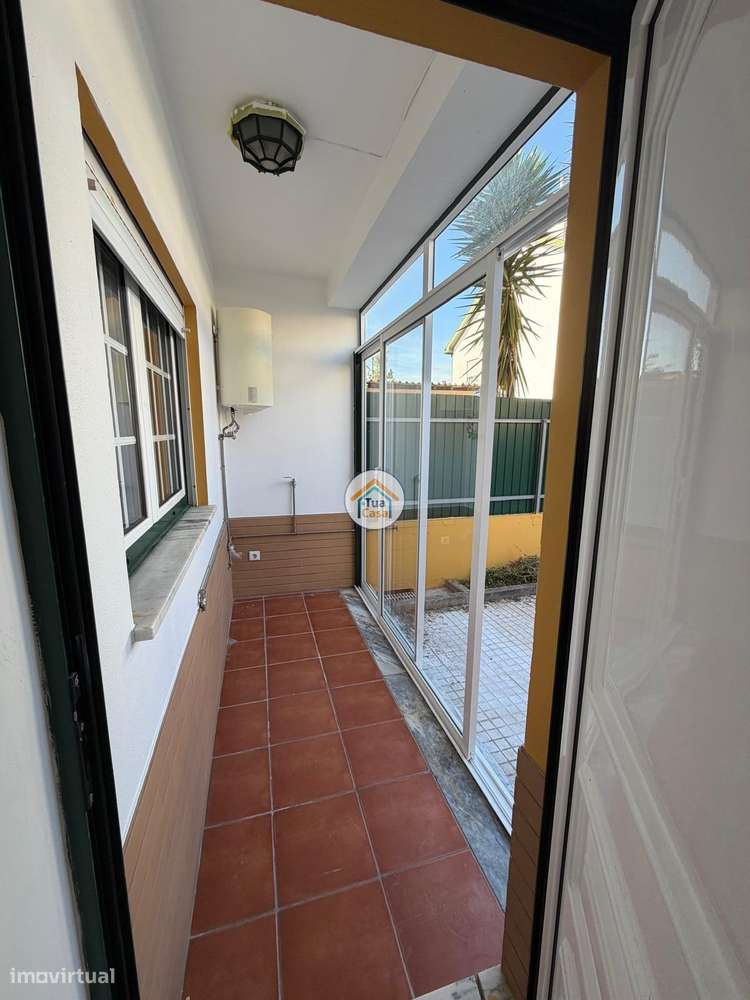 Moradia T4 no centro de Cantanhede com dois pisos e terraço.-32