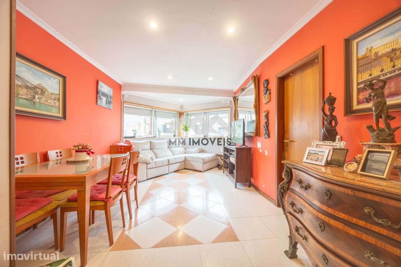 Apartamento T3 | Antas | Terraço | Bom para Investimento | 2 Frentes | - Grande imagem: 3/27