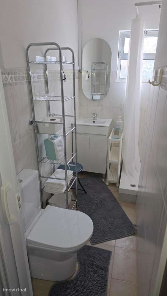 Quarto - localizado em Maia - Grande imagem: 2/12