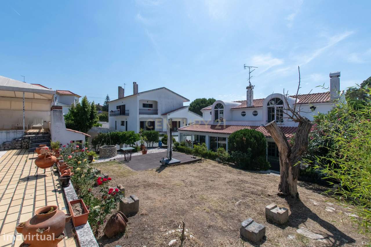 T4 +1 com jardim, piscina e garagem-43