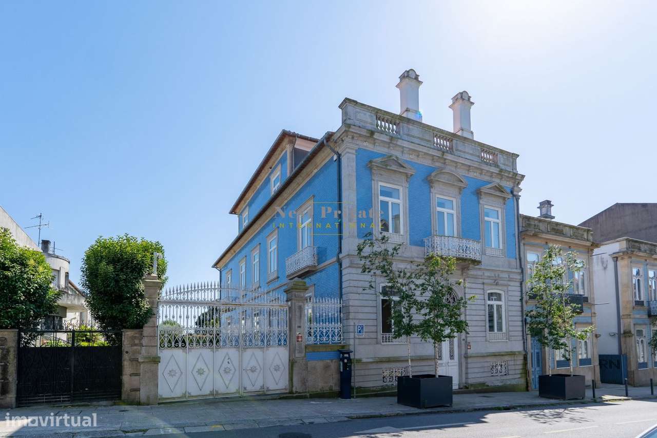 Palacete à venda na Rua de Álvares Cabral-56