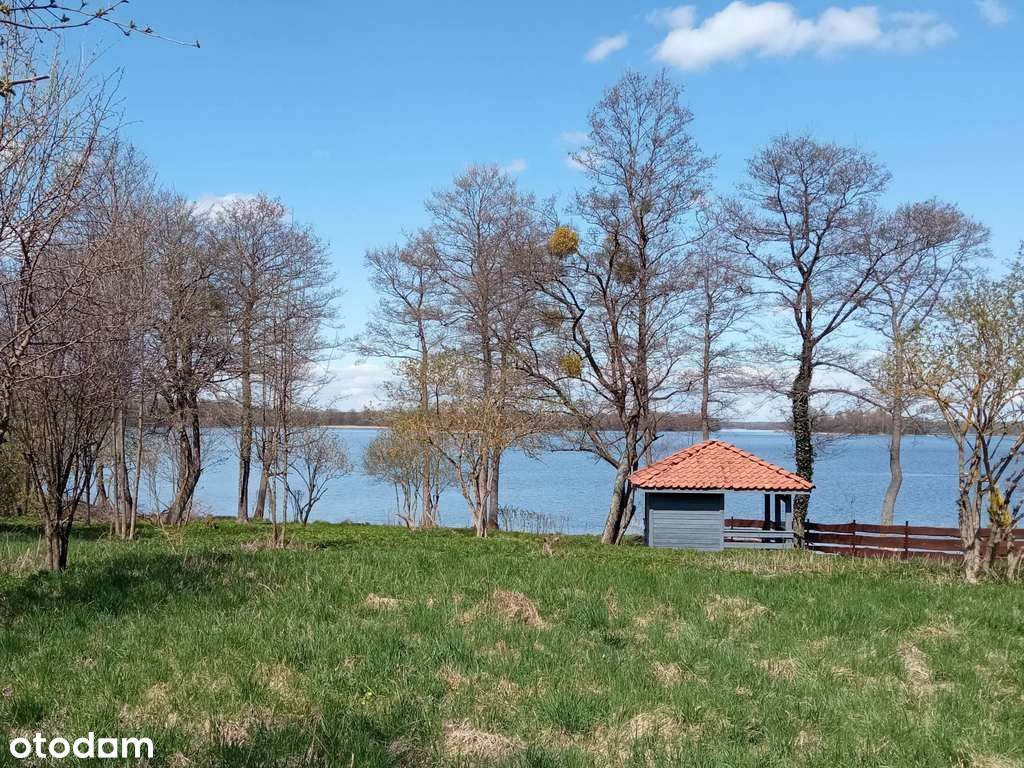 piękna, budowlana, linia brzegowa jeziora Dadaj