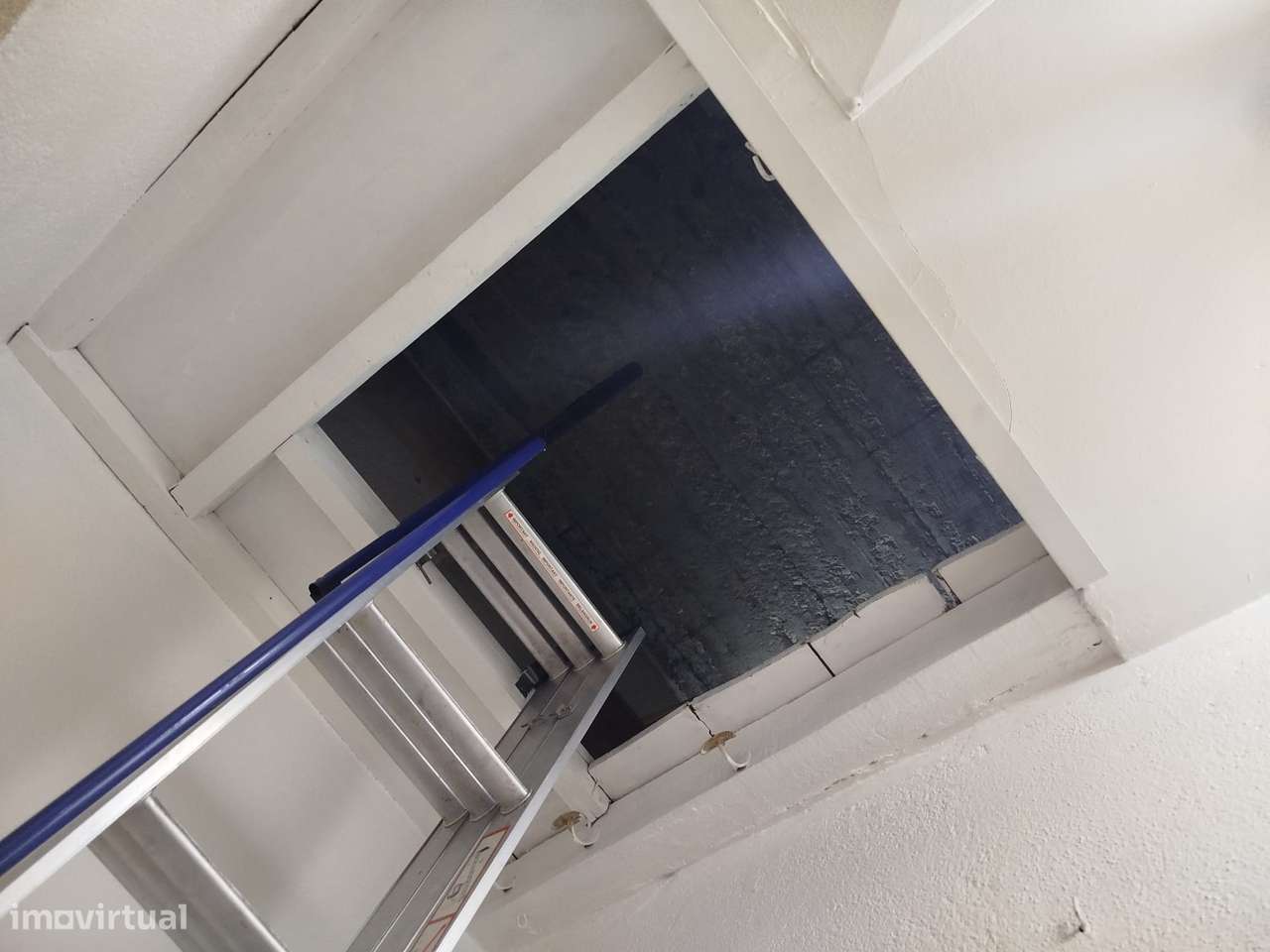 Oportunidade de Investimento — Loja à Venda no Lumiar por 50.000 €-11